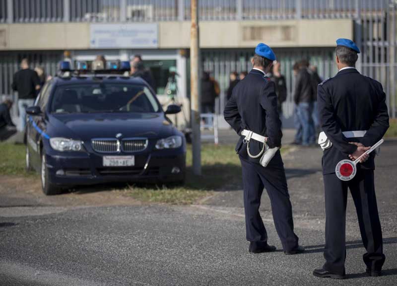Mafia Capitale, la Procura tiene tutti in carcere. E’ scontro sui termini delle misure cautelari Mafia Capitale, la Procura tiene tutti in carcere. E’ scontro sui termini delle misure cautelari
