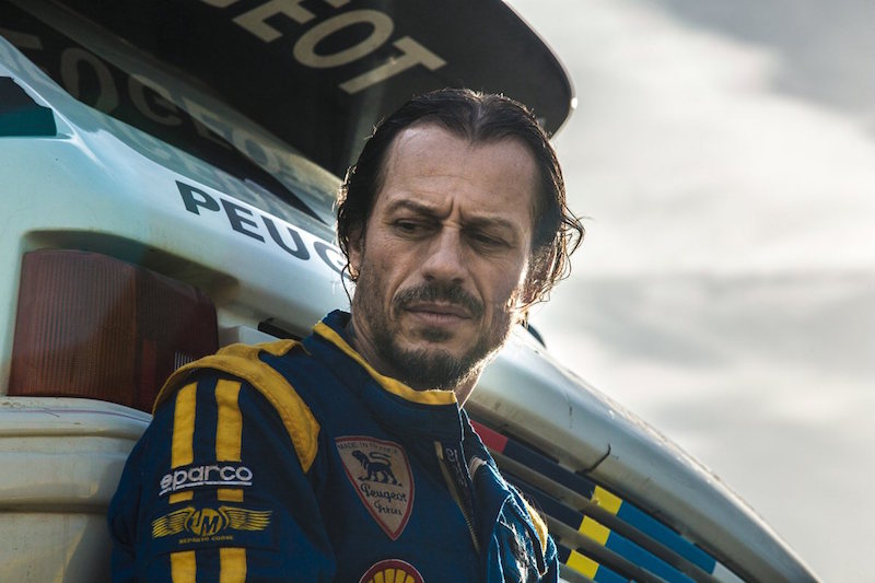 Stefano Accorsi protagonista di “Veloce come il vento” Stefano Accorsi protagonista di “Veloce come il vento”