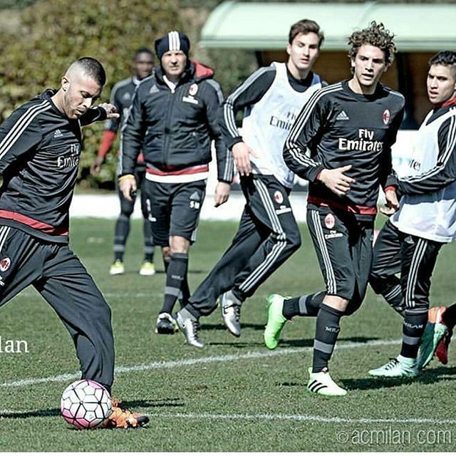 Milan-Juventus, il 18enne Locatelli titolare? Galliani ammette che… Milan-Juventus, il 18enne Locatelli titolare? Galliani ammette che…