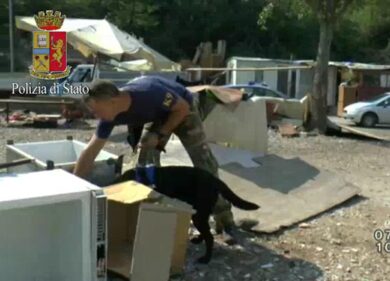 Schiava e prostituta nel parcheggio a 13 anni: cinque arresti