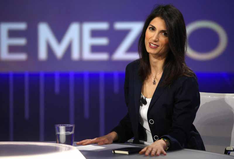 Grillo fa il miracolo: è la Raggi. Sciolto il mistero Bedori: era poco avvenente Grillo fa il miracolo: è la Raggi. Sciolto il mistero Bedori: era poco avvenente
