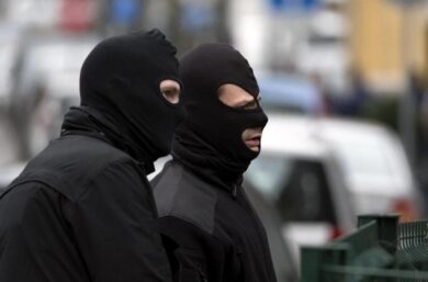 Bruxelles, trovata arma biologica nello zaino di un arrestato