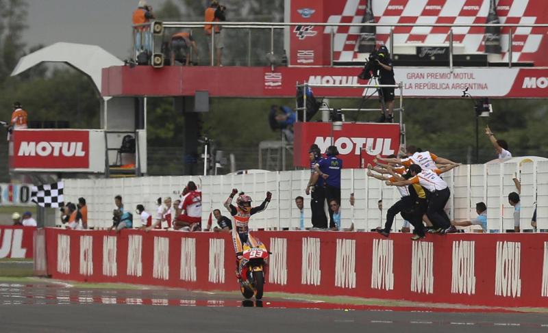 MotoGp, Marquez re del Texas. Valentino Rossi ko. “Errore mio, ma le Michelin…” MotoGp, Marquez re del Texas. Valentino Rossi ko. “Errore mio, ma le Michelin…”