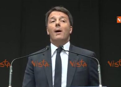 Renzi in mutande. Marca Intimissimi. “Ma ve le risparmio”. Meno male