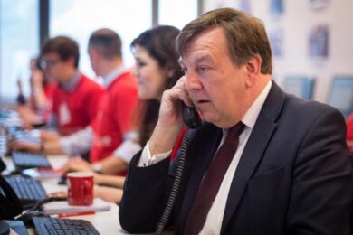 Gb: ministro ammette storia con una prostituta “per sbaglio”. E’ bufera