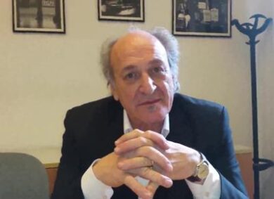 “Liga? All’inizio non lo volevano perché…”: Mimmo Locasciulli racconta 40 anni di musica italiana