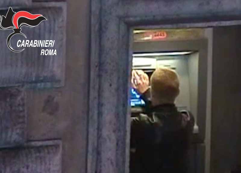 Carte clonate al ristorante con l’aiuto dei camerieri Carte clonate al ristorante con l’aiuto dei camerieri