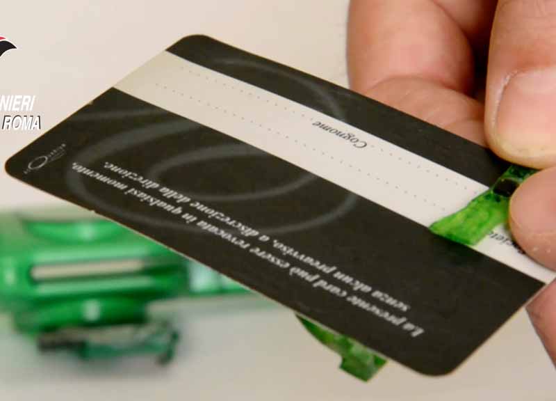 Carte clonate al ristorante con l’aiuto dei camerieri Carte clonate al ristorante con l’aiuto dei camerieri