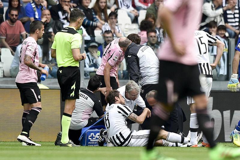 Juventus, Marchisio crak. Allegri: “Sospetta rottura del crociato” Juventus, Marchisio crak. Allegri: “Sospetta rottura del crociato”