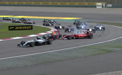 F1, Gp di Cina. Vettel va ad affrontare Kvyat prima del podio