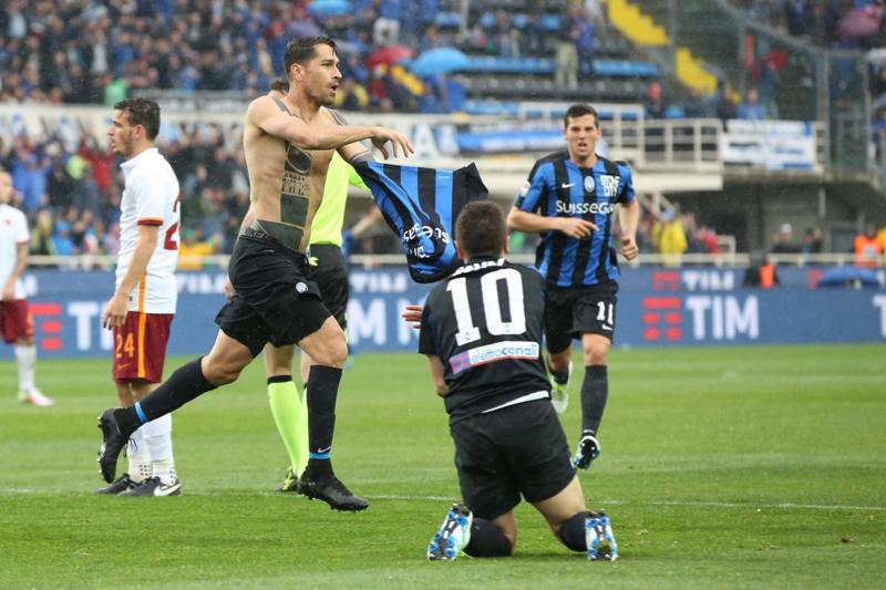 Atalanta e Roma incredibile 3-3. Totti salva Spalletti (espulso)