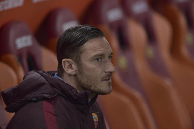 Totti e Roma, Sabatini mette il capitano in stand by: “Ci sarà un confronto finale” Totti e Roma, Sabatini mette il capitano in stand by: “Ci sarà un confronto finale”