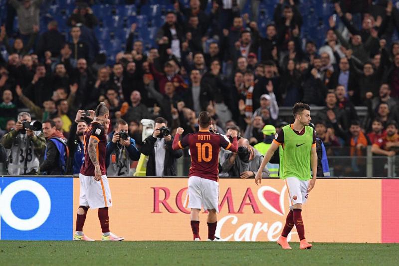 Serie A: Roma: Totti salva Spalletti: 2 gol in 3 minuti. Juve, quasi scudetto