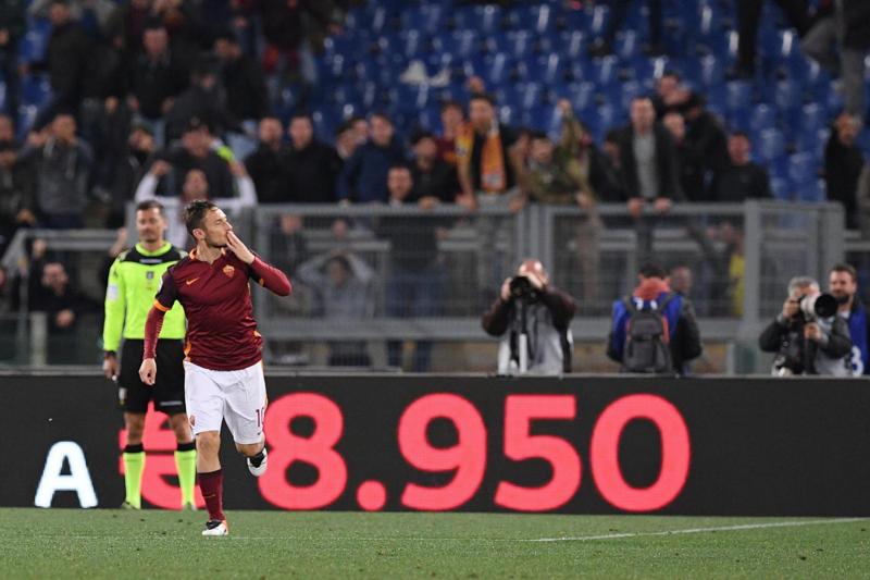 Serie A: Roma: Totti salva Spalletti: 2 gol in 3 minuti. Juve, quasi scudetto