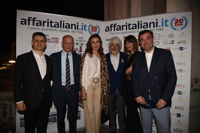 Santanché, Chi rilancia Dimitri? Eccola con Sallusti ai 20 anni di Affari Santanché, Chi rilancia Dimitri? Eccola con Sallusti ai 20 anni di Affari