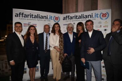 Santanché, Chi rilancia Dimitri? Eccola con Sallusti ai 20 anni di Affari