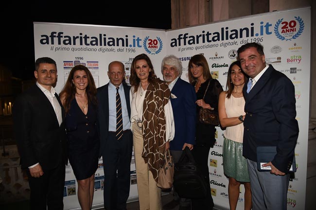 Santanché, Chi rilancia Dimitri? Eccola con Sallusti ai 20 anni di Affari Santanché, Chi rilancia Dimitri? Eccola con Sallusti ai 20 anni di Affari