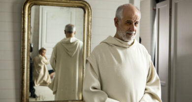 Le confessioni: Roberto Andò racconta l’economia in crisi. E Servillo..