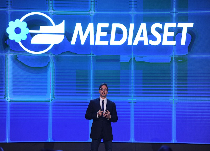 Mediaset si scopre polo radiofonico con Radio105, R101, Virgin e Rmc Mediaset si scopre polo radiofonico con Radio105, R101, Virgin e Rmc