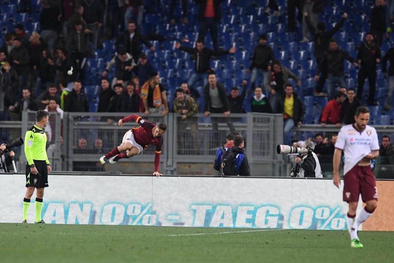 Serie A: Roma: Totti salva Spalletti: 2 gol in 3 minuti. Juve, quasi scudetto