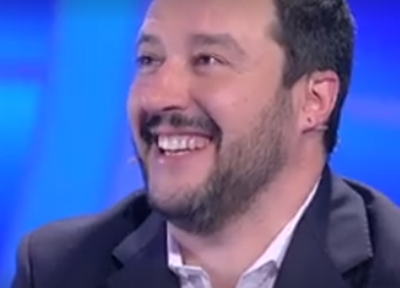 Salvini addio a Berlusconi: “Milan ai cinesi? Sì” Salvini addio a Berlusconi: “Milan ai cinesi? Sì”