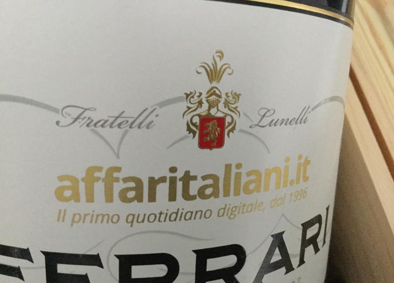 Affari di festa/ Tra tetti e tette, tacchi, tocchi e tic: i video, tutti Affari di festa/ Tra tetti e tette, tacchi, tocchi e tic: i video, tutti