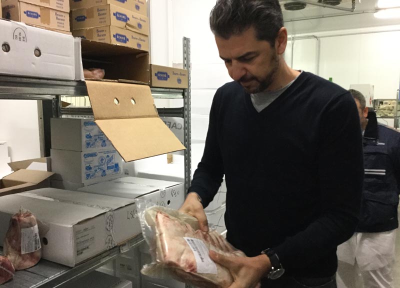 Con Andrea Berton a fare la spesa: tra piccioni, germogli e rabarbaro