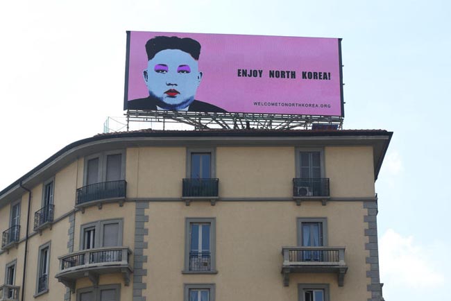Max Papeschi porta il leader Kim a Milano. Arte per la libertà in Corea