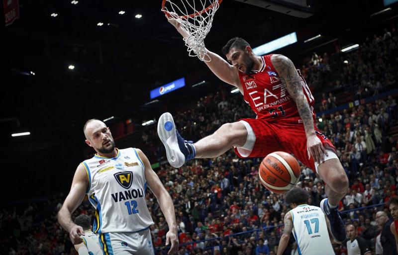 Batista super, l’Olimpia Milano batte Cremona e vince la regular season