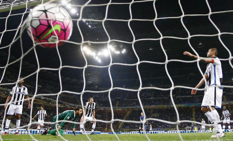 Jovetic abbatte l’Udinese. “Resto all’Inter anche l’anno prossimo” Jovetic abbatte l’Udinese. “Resto all’Inter anche l’anno prossimo”