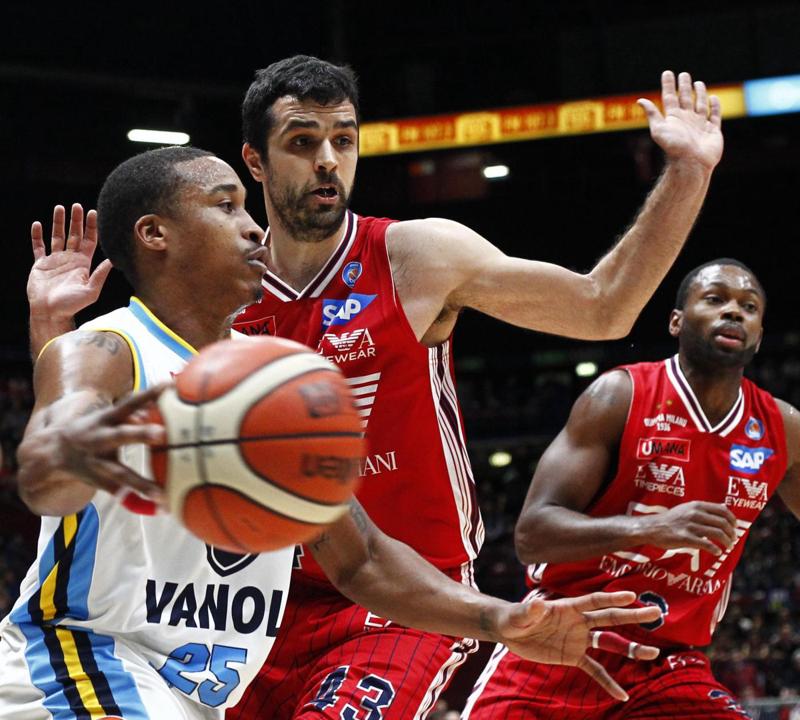 Batista super, l’Olimpia Milano batte Cremona e vince la regular season