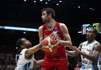 Batista super, l’Olimpia Milano batte Cremona e vince la regular season