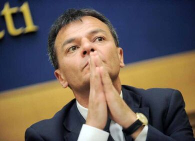 Fassina abbraccia i 5 Stelle. “Destra divisa pro Pd”