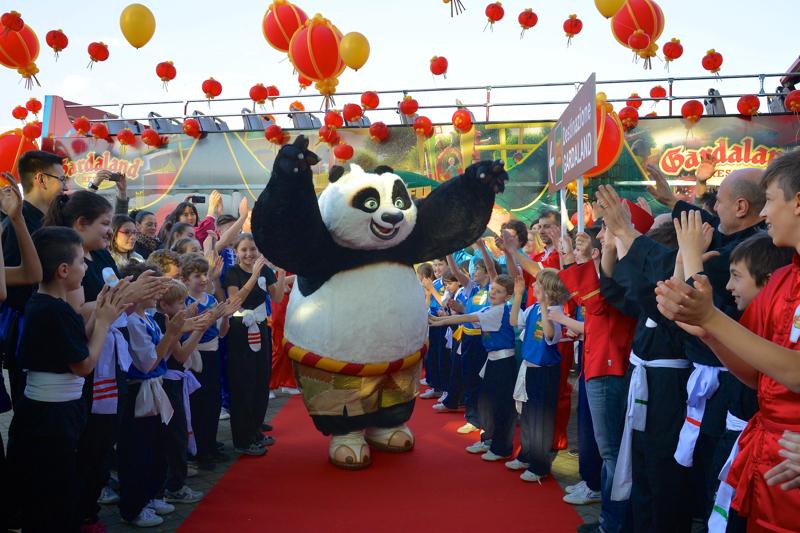 Comcast compra DreamWorks: Shrek e Kung Fu Panda costano 3,8 miliardi Comcast compra DreamWorks: Shrek e Kung Fu Panda costano 3,8 miliardi