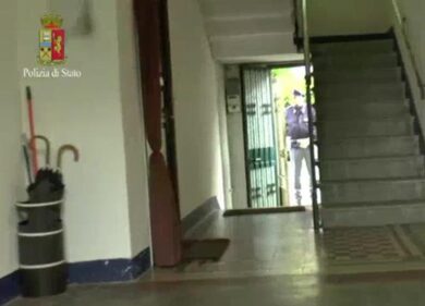 Varese, guarda l’operazione antiterrorismo della Polizia
