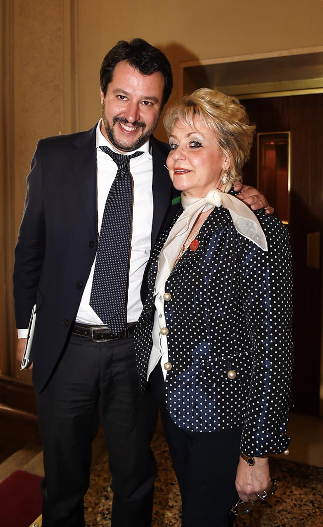 Salvini: “Così Renzi ha ricattato Berlusconi attraverso Repubblica”