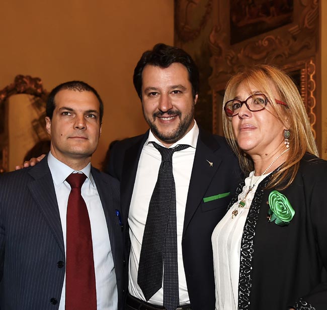 Salvini: “Così Renzi ha ricattato Berlusconi attraverso Repubblica”