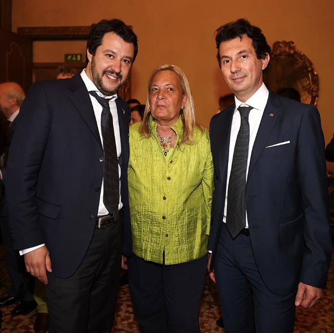 Salvini: “Così Renzi ha ricattato Berlusconi attraverso Repubblica”