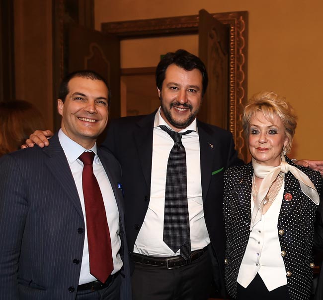 Salvini: “Così Renzi ha ricattato Berlusconi attraverso Repubblica”