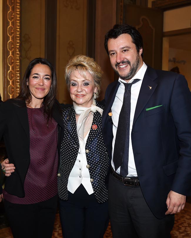 Salvini: “Così Renzi ha ricattato Berlusconi attraverso Repubblica”