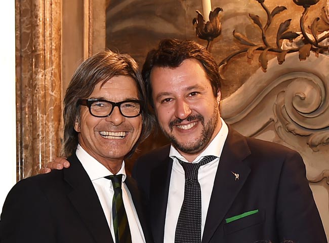 Salvini: “Così Renzi ha ricattato Berlusconi attraverso Repubblica”