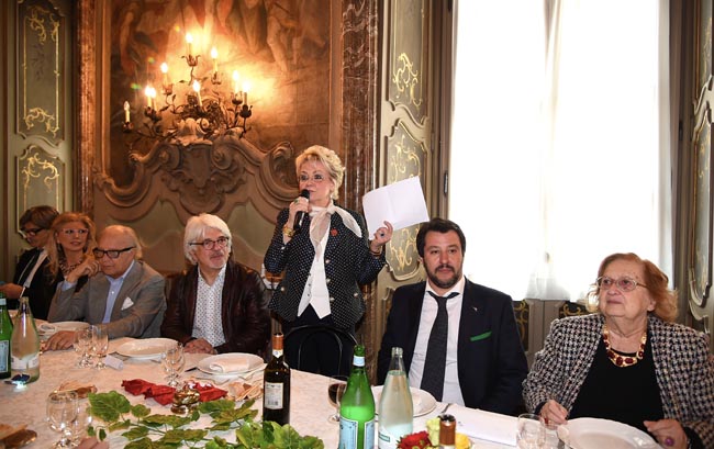 Salvini: “Così Renzi ha ricattato Berlusconi attraverso Repubblica”