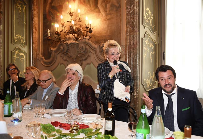 Salvini: “Così Renzi ha ricattato Berlusconi attraverso Repubblica”