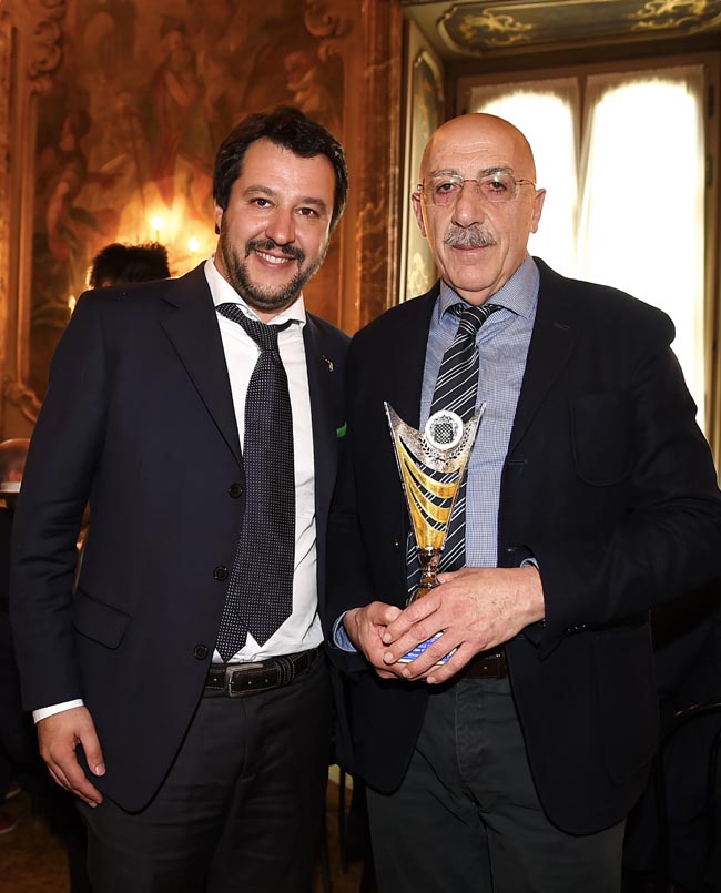 Salvini: “Così Renzi ha ricattato Berlusconi attraverso Repubblica”