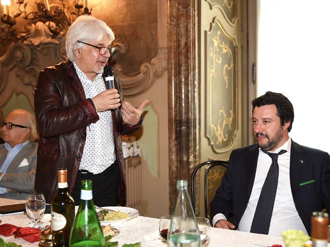Salvini: “Così Renzi ha ricattato Berlusconi attraverso Repubblica”