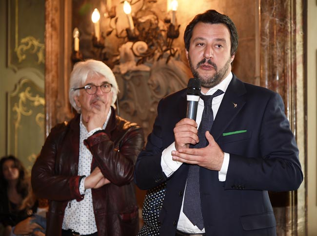 Salvini: “Così Renzi ha ricattato Berlusconi attraverso Repubblica”