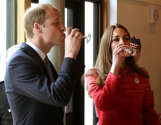 Kate Middleton e William, così hanno rifatto il look alla monarchia Kate Middleton e William, così hanno rifatto il look alla monarchia