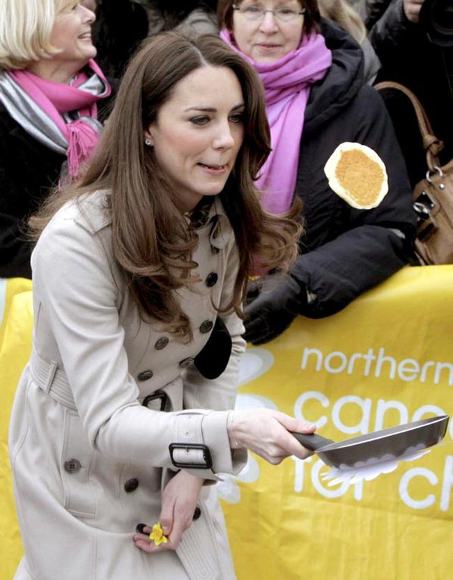 Kate Middleton e William, così hanno rifatto il look alla monarchia Kate Middleton e William, così hanno rifatto il look alla monarchia