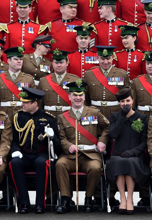 Kate Middleton e William, così hanno rifatto il look alla monarchia Kate Middleton e William, così hanno rifatto il look alla monarchia