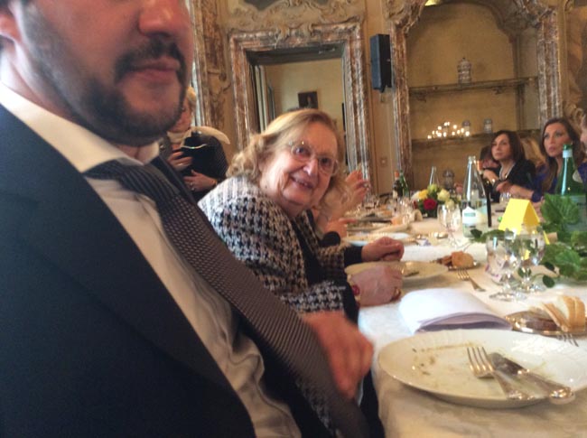 Salvini: “Così Renzi ha ricattato Berlusconi attraverso Repubblica”